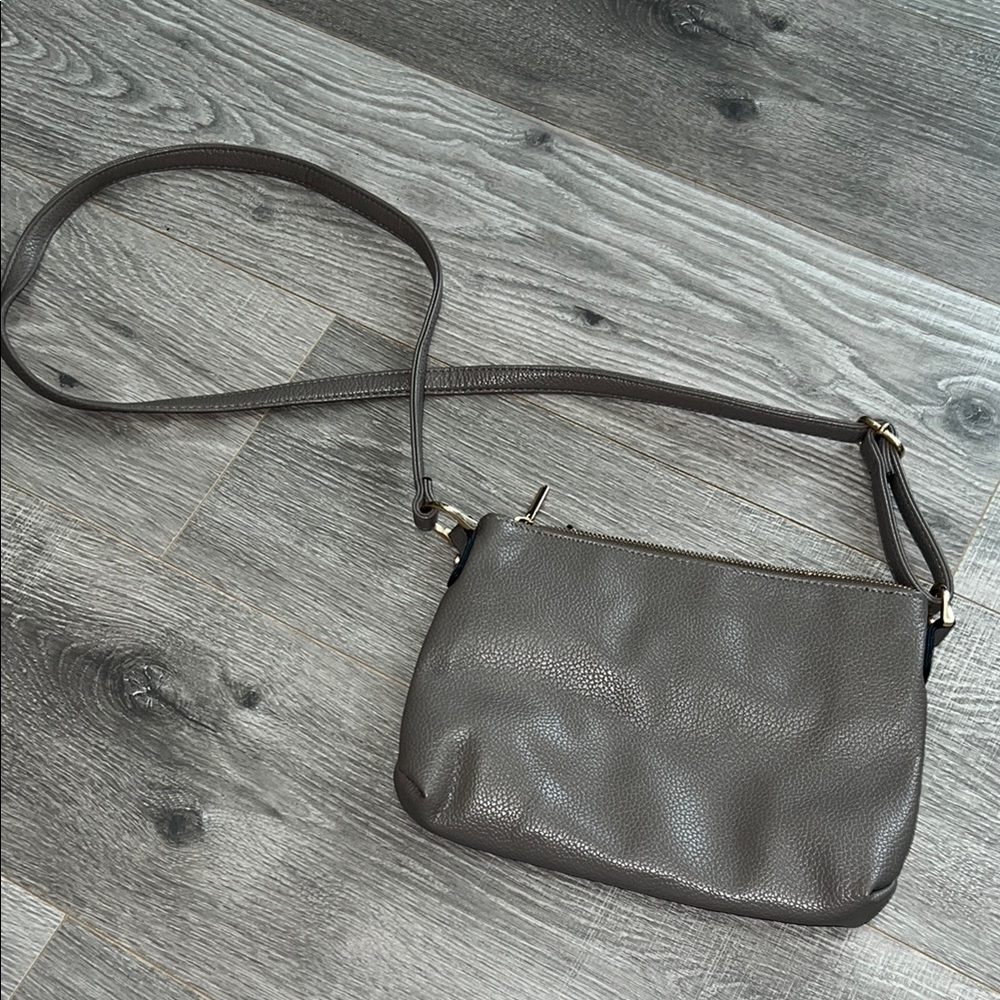 Elegant Gray Leather Crossbody Bag